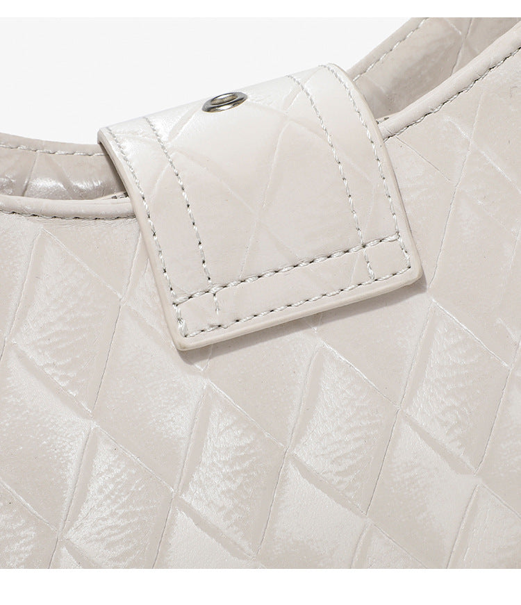 Retros White Patterned